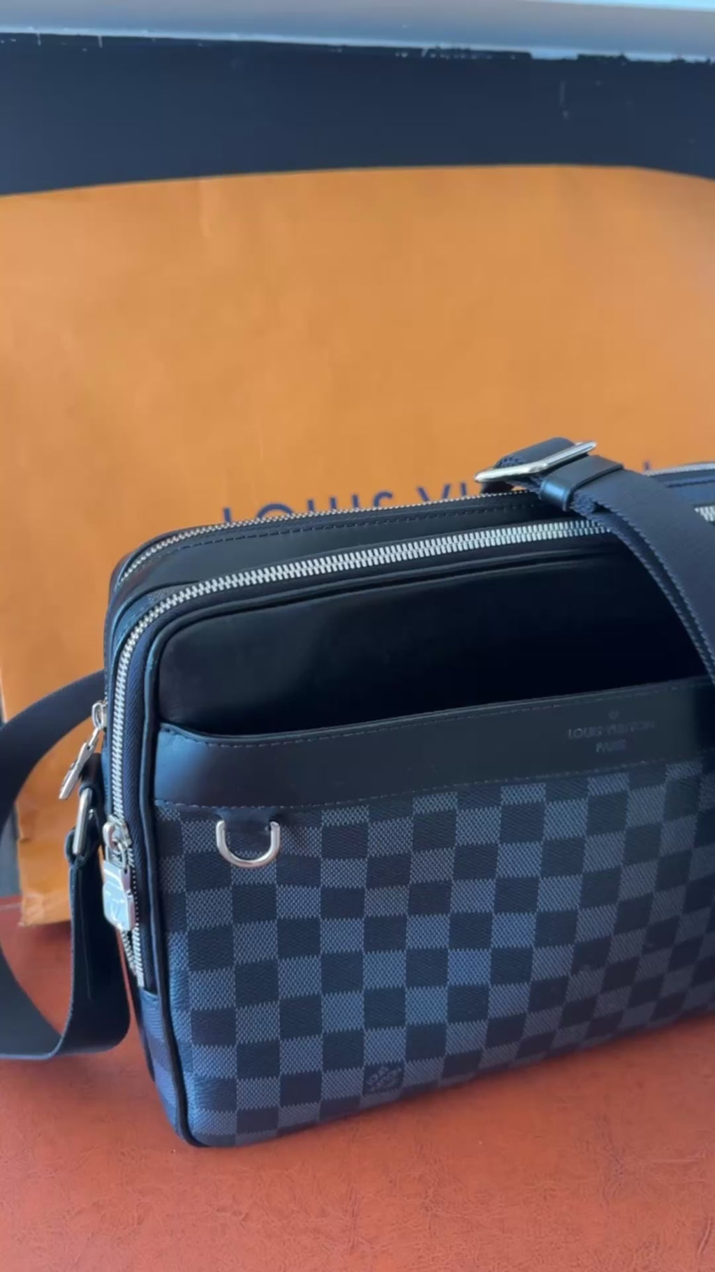 LOUIS VUITTON Damier Graphite Canvas Trocadero Messenger Bag